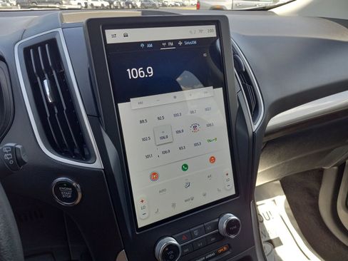 Used 2024 Ford Edge SEL image 19