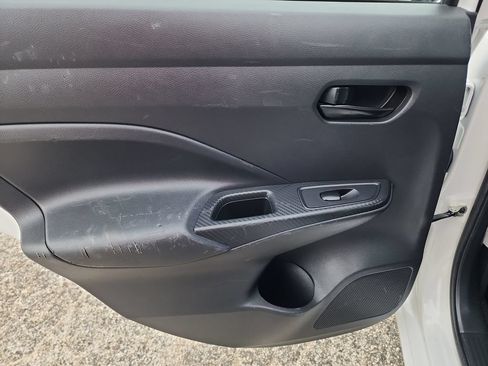 Used 2022 Nissan Versa S FWD image 36