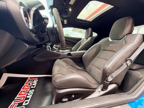 Used 2018 Chevrolet Camaro ZL1 RWD image 21