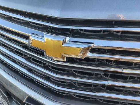 Used 2023 Chevrolet Traverse LT w/ LPO, Floor Liner Package image 29