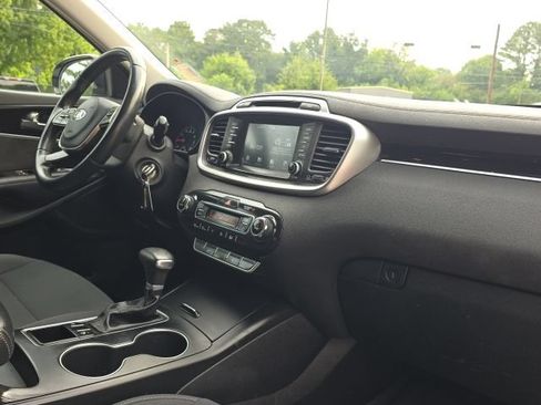 Used 2019 Kia Sorento FWD w/ LX Convenience Package image 21