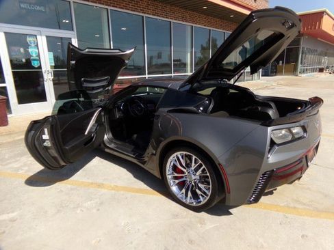Used 2016 Chevrolet Corvette Z06 w/ 3LZ Preferred Equipment Group RWD image 16