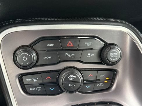 Used 2022 Dodge Challenger R/T w/ Driver Convenience Group RWD image 24