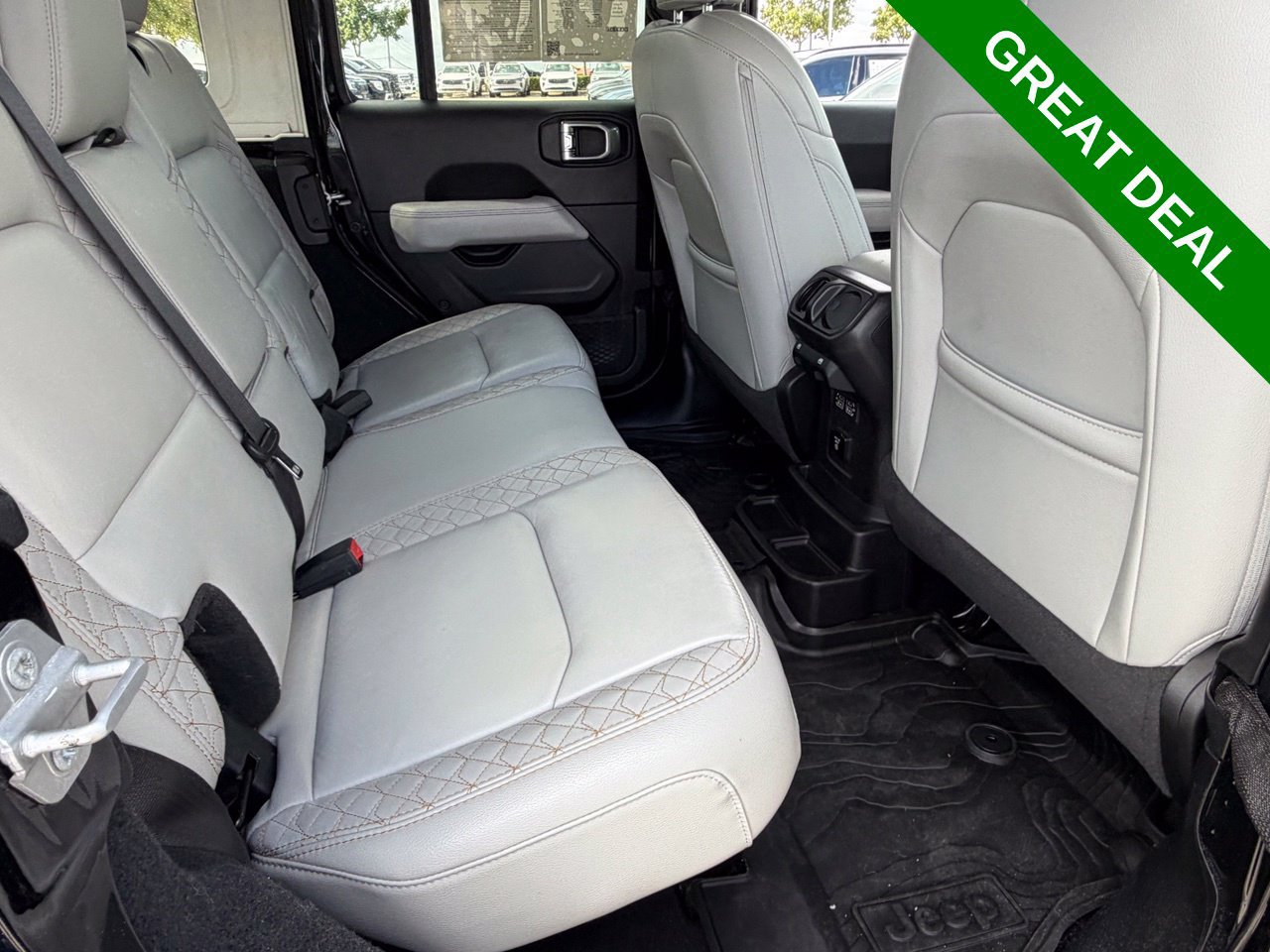 Used 2021 Jeep Wrangler Unlimited Sahara AWD/4WD image 42