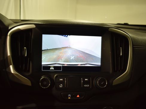 Used 2024 GMC Terrain SLE w/ Driver Convenience Package image 21