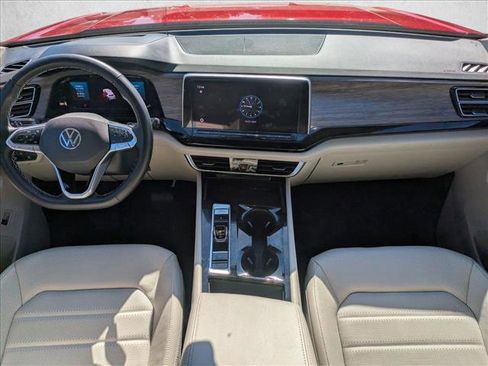 Used 2024 Volkswagen Atlas SEL image 18