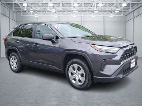 Used 2023 Toyota RAV4 LE AWD/4WD image 7