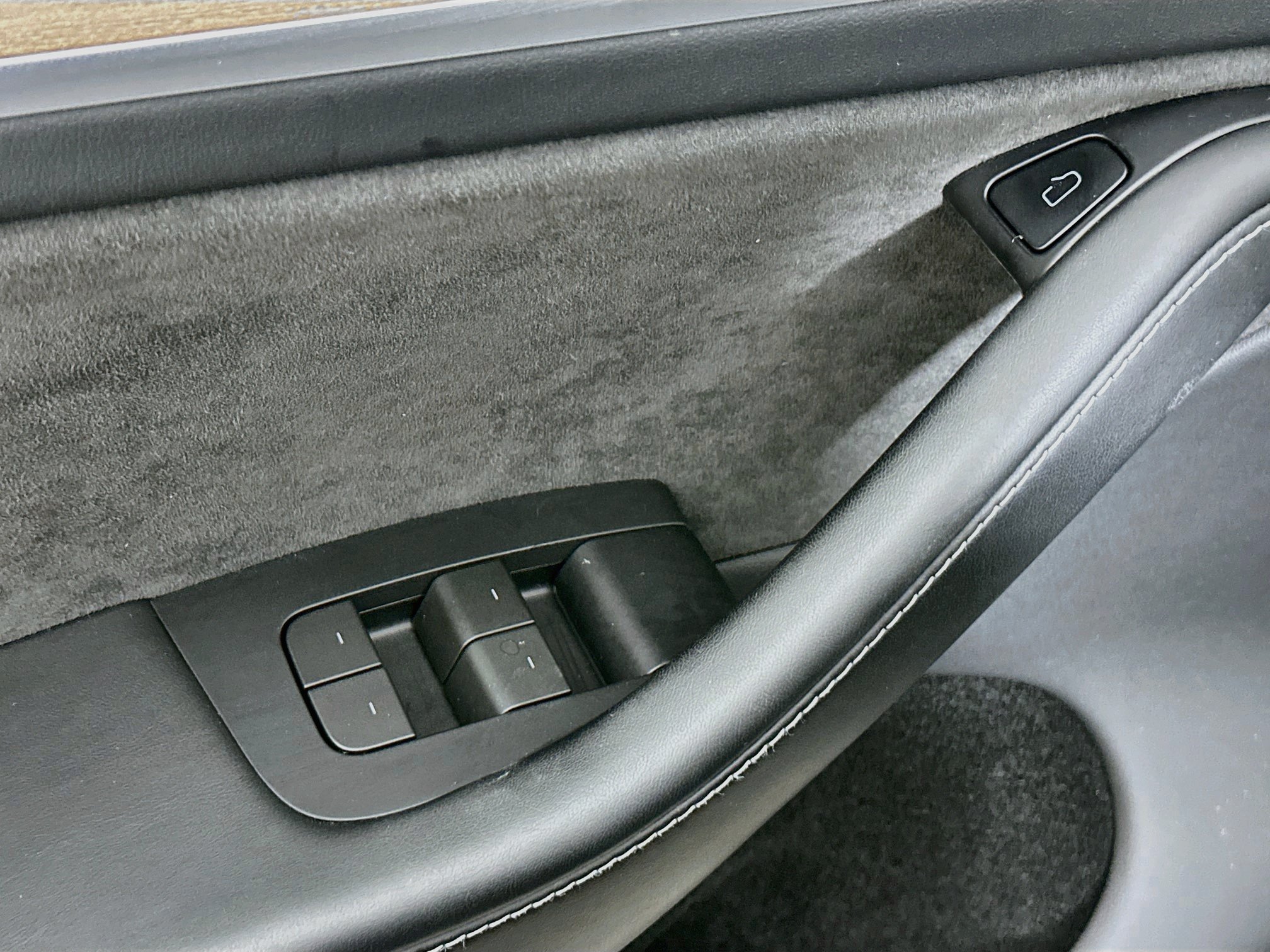 Used 2023 Tesla Model Y AWD image 15
