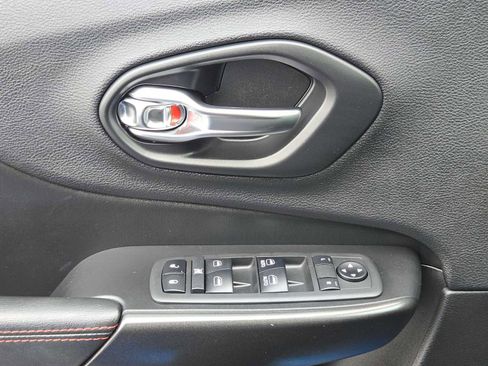 Used 2019 Jeep Cherokee Trailhawk w/ Comfort/Convenience Group image 23