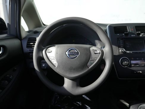 Used 2017 Nissan Leaf S w/ Charge Package FWD image 39