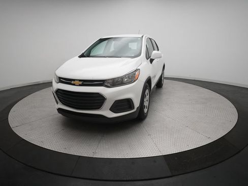 Used 2017 Chevrolet Trax LS FWD image 12
