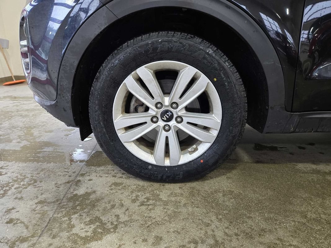 Used 2017 Kia Sportage LX w/ LX Popular Package AWD/4WD image 29