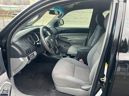 Used 2015 Toyota Tacoma 4x4 Access Cab image 10