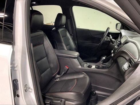 Used 2022 Chevrolet Equinox RS w/ RS Leather Package FWD image 9