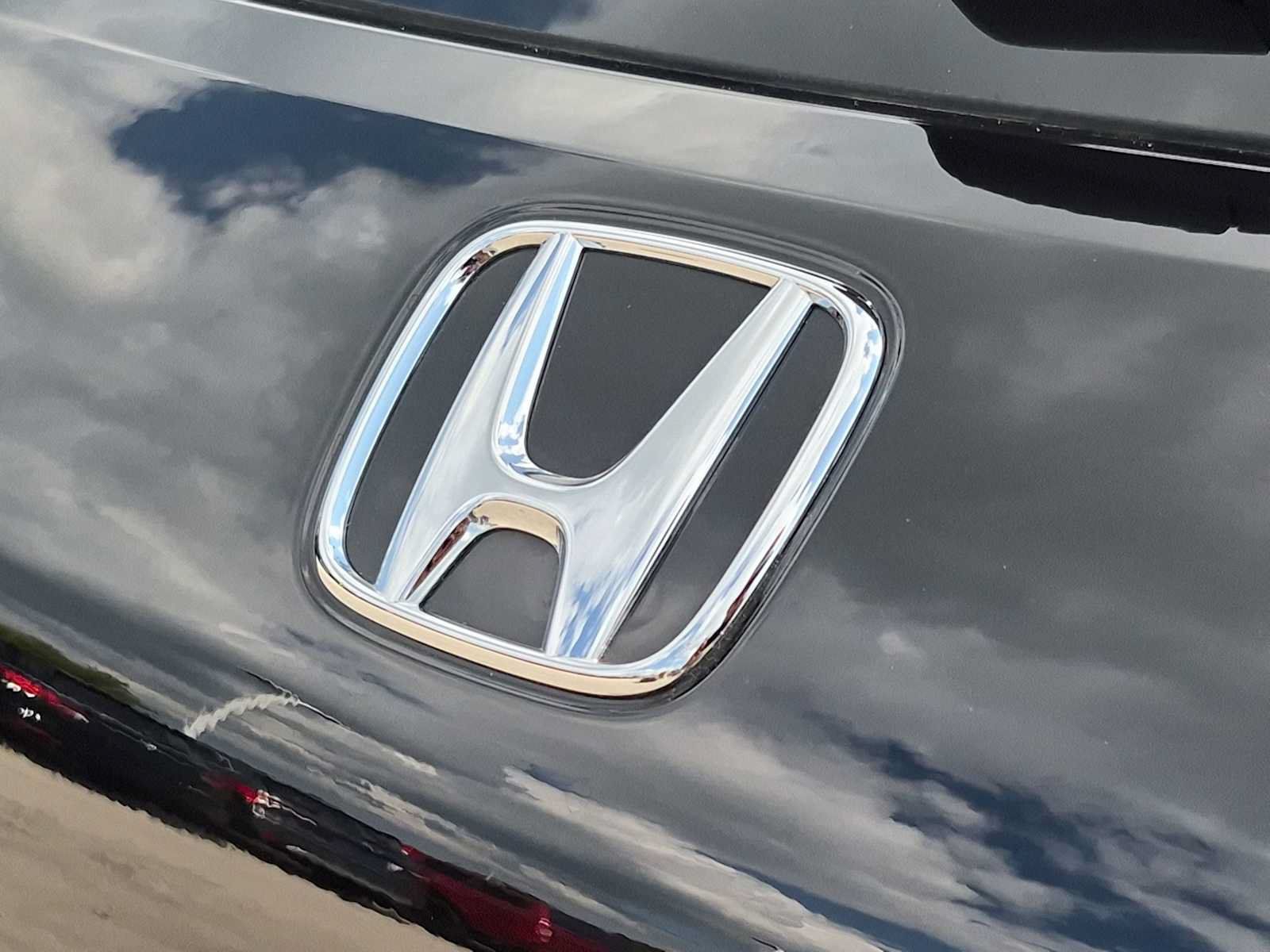 Certified 2025 Honda HR-V Sport image 12