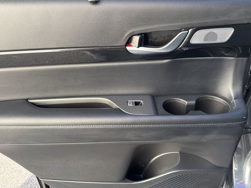 Used 2021 Hyundai Palisade Limited image 16