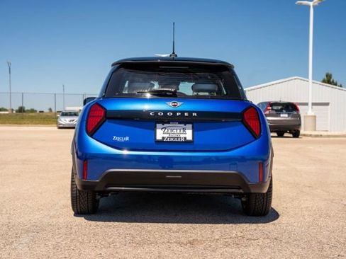 Used 2025 MINI Cooper 2-Door Hardtop FWD image 6