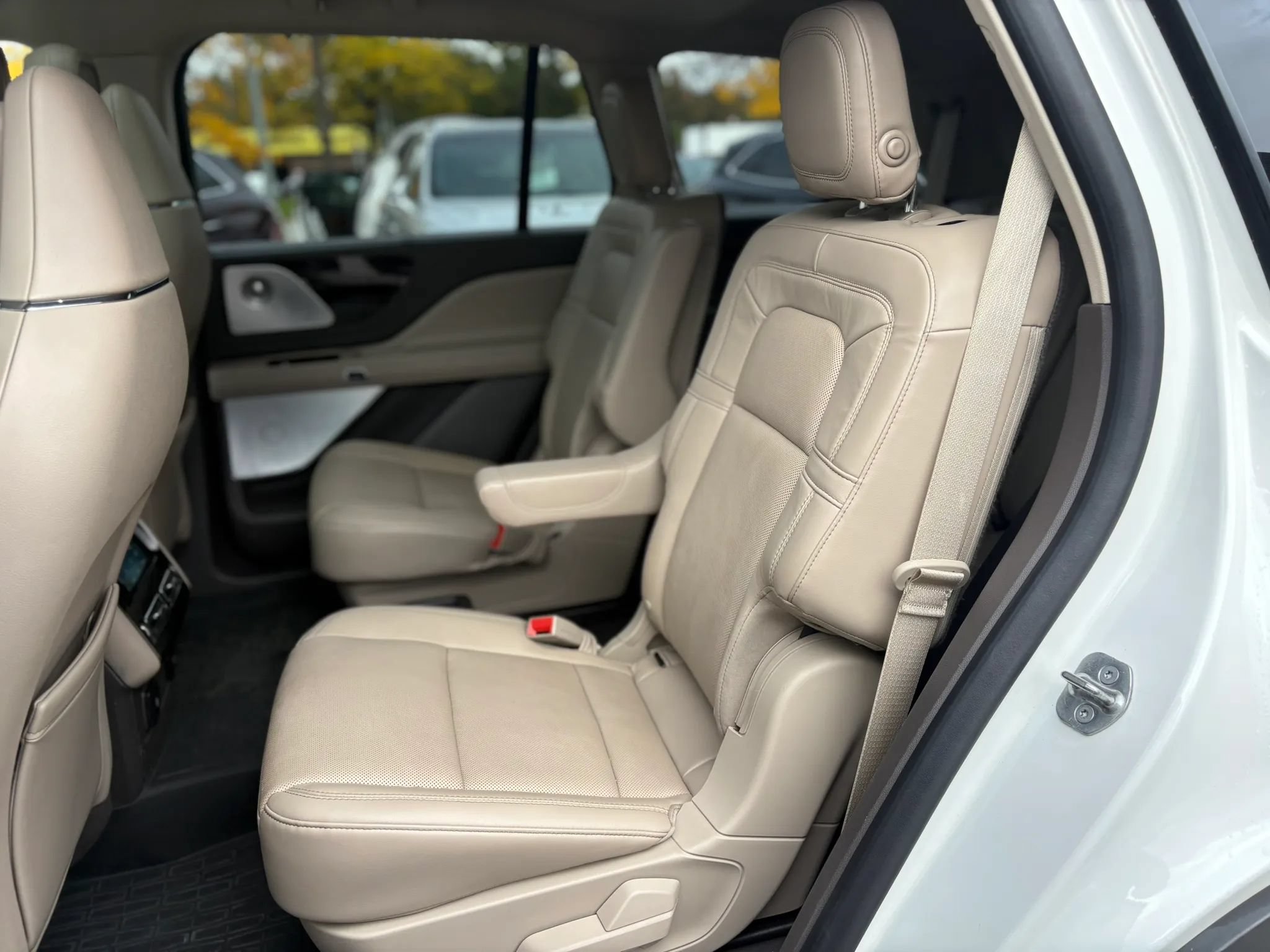 Used 2020 Lincoln Aviator Reserve w/ Equipment Group 202A AWD/4WD image 10
