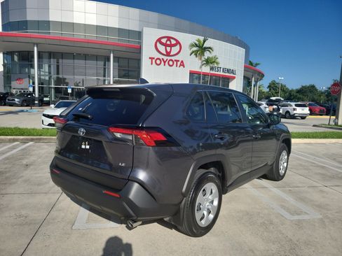 Used 2024 Toyota RAV4 LE FWD image 7