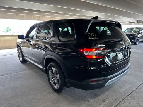 Used 2025 Honda Pilot EX-L image 6