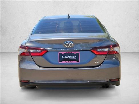 Used 2022 Toyota Camry LE FWD image 6