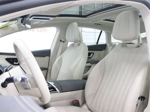 Used 2022 Mercedes-Benz EQS 450+ Sedan image 12