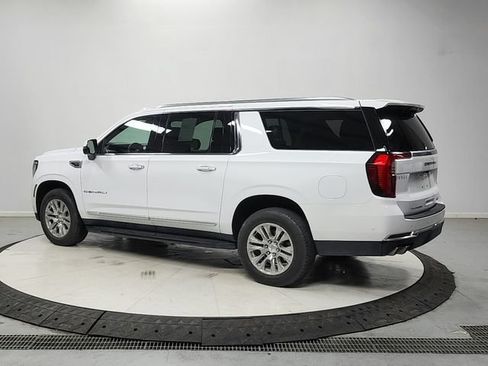 Used 2025 GMC Yukon XL Denali AWD/4WD image 5