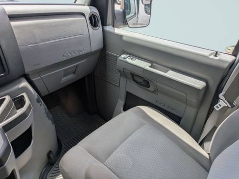 Used 2014 Ford E-350 and Econoline 350 XLT RWD image 18