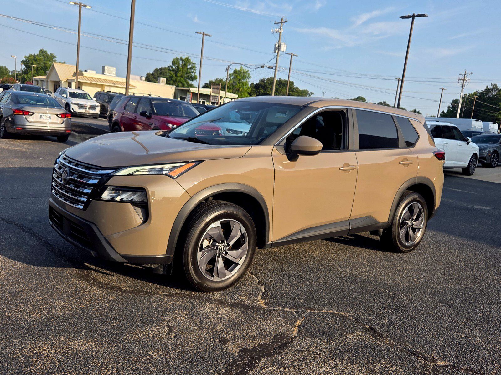 Used 2025 Nissan Rogue SV FWD image 3