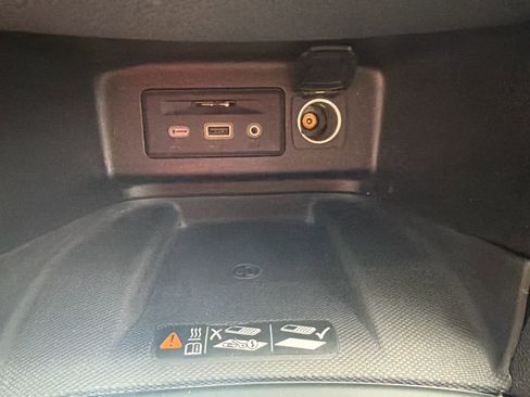 Used 2021 Chevrolet Equinox Premier w/ Redline Edition FWD image 18