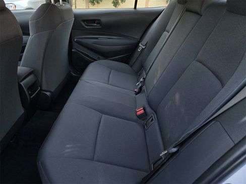 Used 2022 Toyota Corolla LE image 12