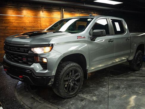 Used 2025 Chevrolet Silverado 1500 Custom Trail Boss AWD/4WD image 2