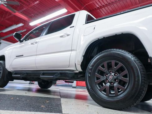 Used 2022 Toyota Tacoma SR5 RWD image 38