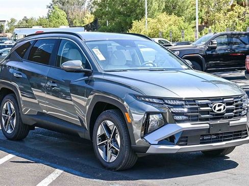 New 2025 Hyundai Tucson SEL image 3