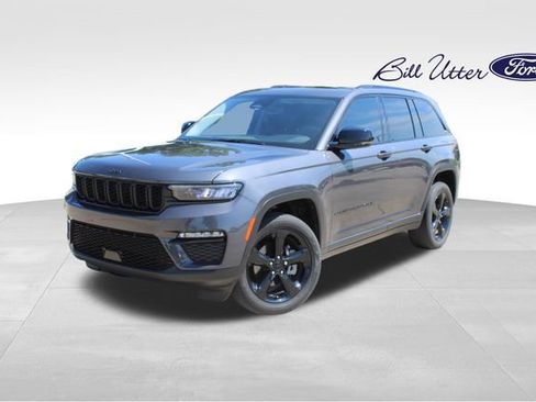 Used 2023 Jeep Grand Cherokee Limited w/ Black Appearance Package RWD image 1