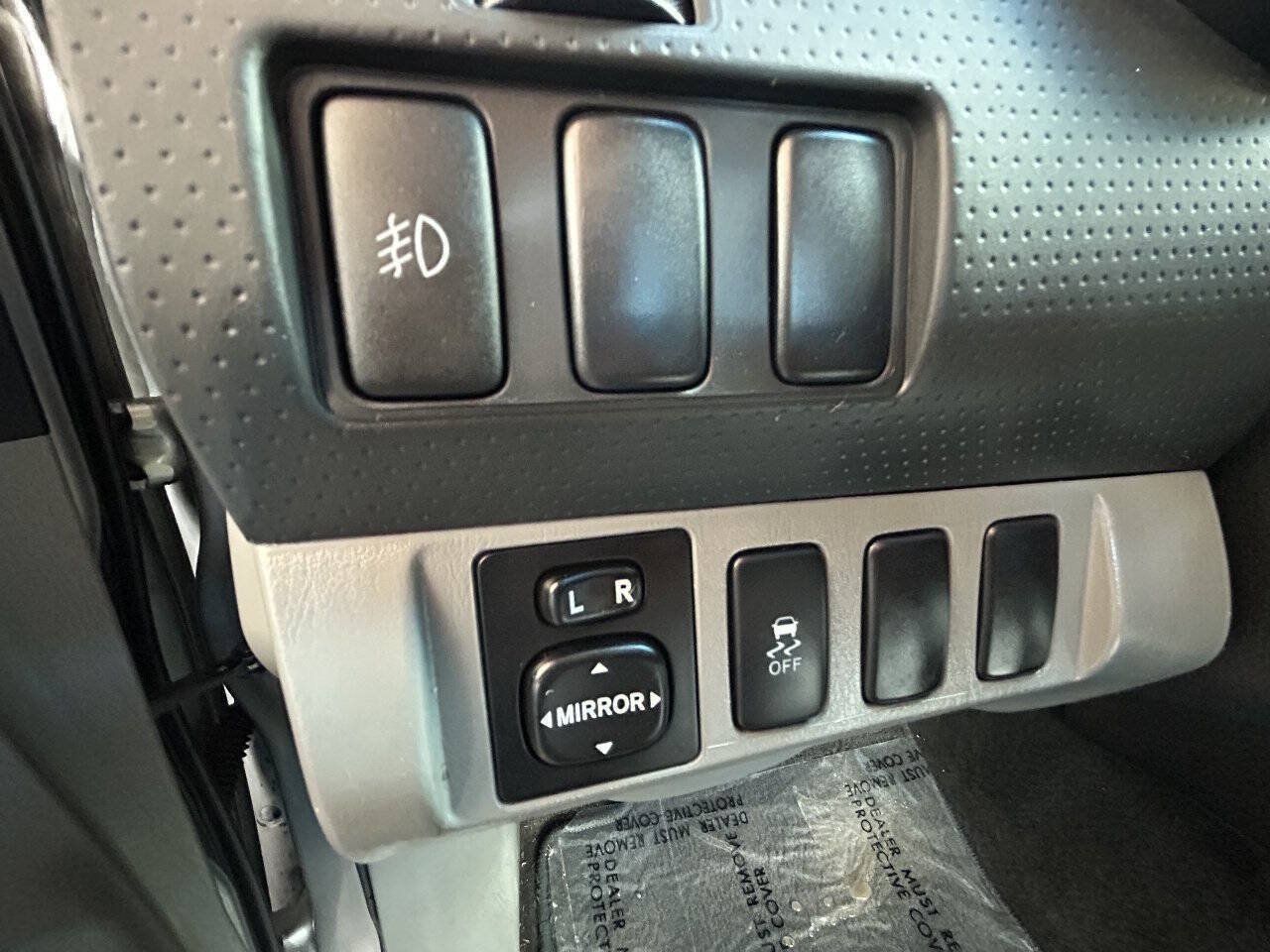 Used 2015 Toyota Tacoma PreRunner w/ SR5 Package RWD image 38
