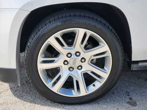 Used 2019 Cadillac Escalade Premium Luxury AWD/4WD image 32