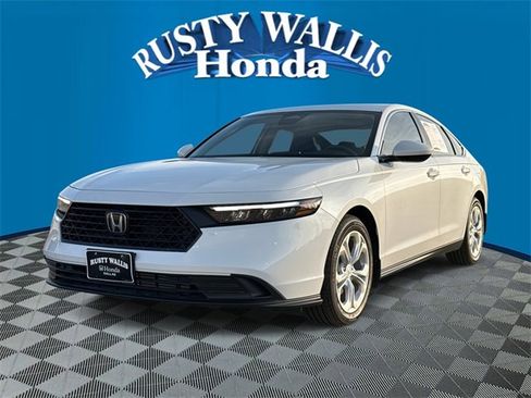 Used 2025 Honda Accord LX image 4
