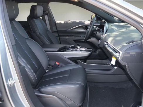 New 2025 Cadillac Lyriq Luxury image 18