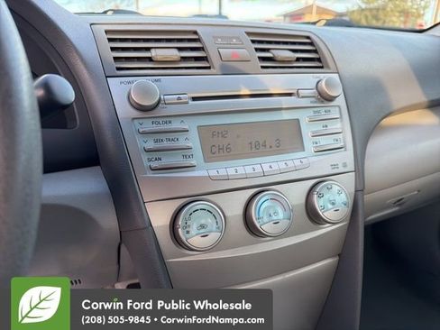 Used 2009 Toyota Camry LE image 18