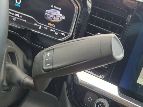 Used 2024 Chevrolet Silverado 1500 LT AWD/4WD image 29
