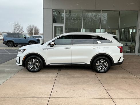 Used 2022 Kia Sorento EX w/ Panoramic Sunroof Package image 19