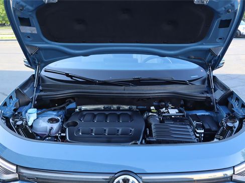 Certified 2025 Volkswagen Tiguan SEL R-Line AWD/4WD image 10