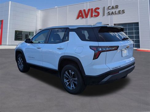 Used 2025 Chevrolet Equinox LT image 3