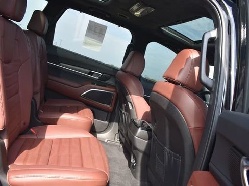 Certified 2023 Kia Telluride SX Prestige AWD/4WD image 16