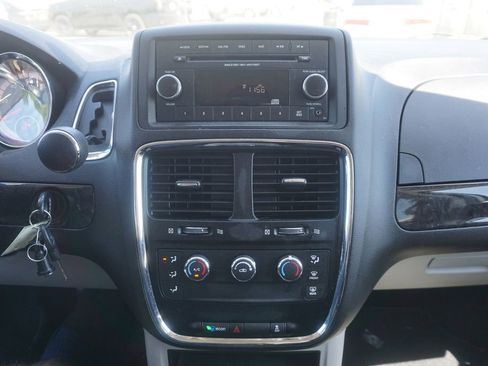 Used 2016 Dodge Grand Caravan SE w/ Quick Order Package 29E SE FWD image 5