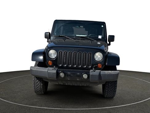 Used 2012 Jeep Wrangler Unlimited Sahara AWD/4WD image 9