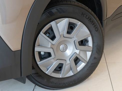 Used 2025 Nissan Kicks S AWD/4WD image 2