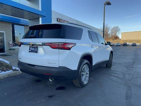 Used 2022 Chevrolet Traverse LT image 7