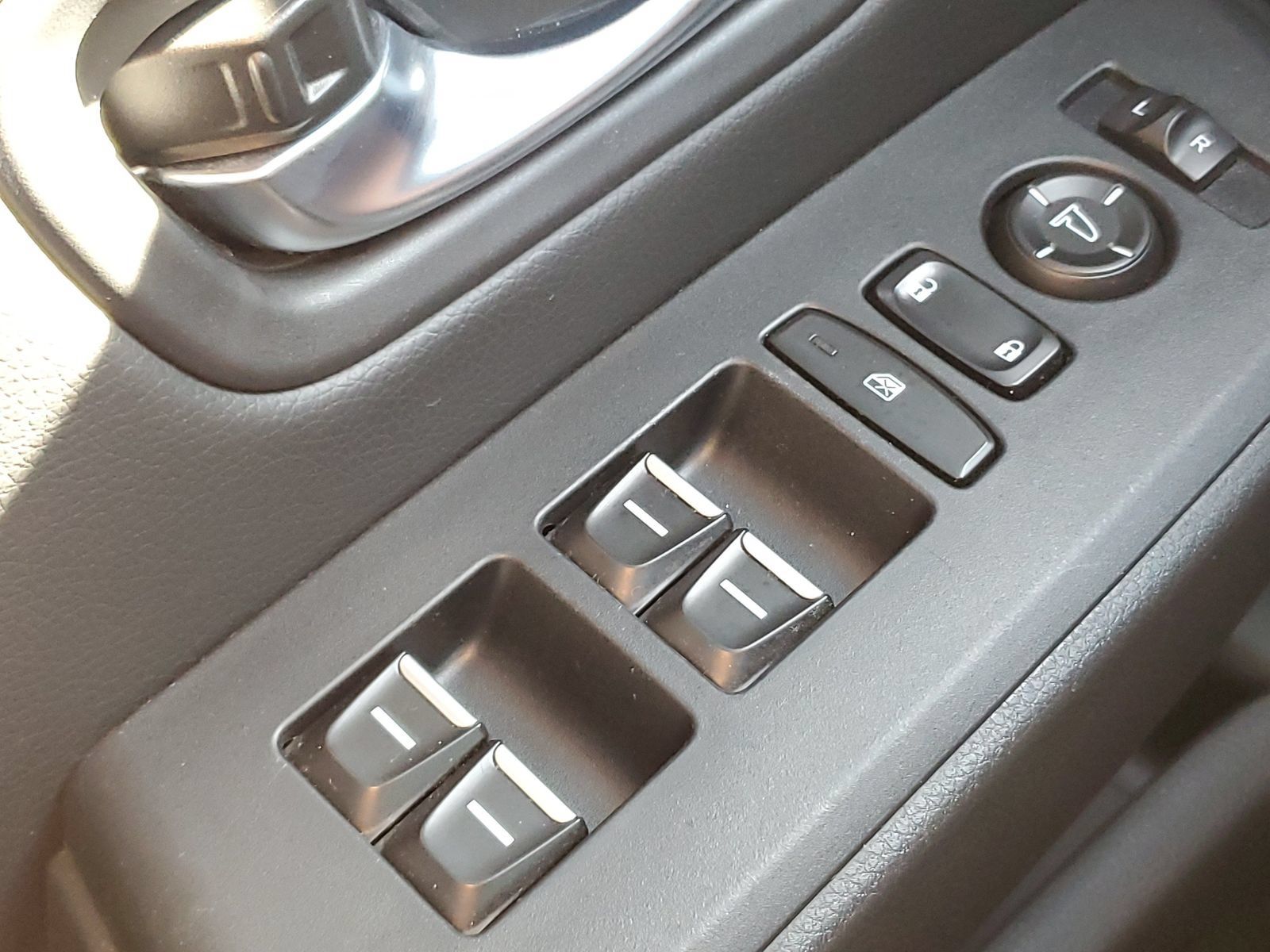 Used 2024 Honda Pilot EX-L image 33